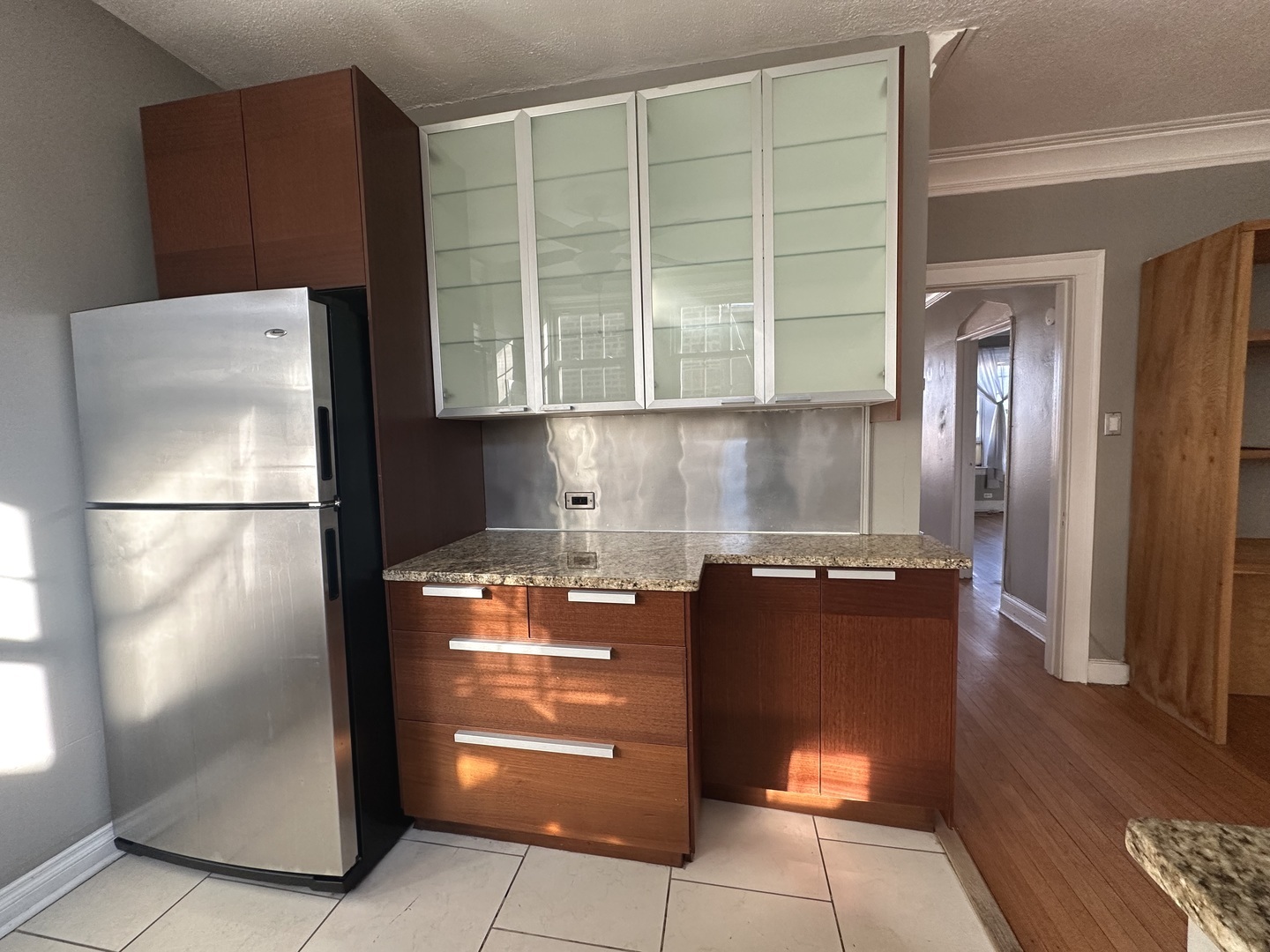 1354 W Greenleaf Avenue 3A