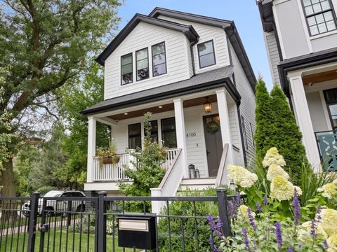 Photo of 4100 N Oakley Avenue, Chicago, IL 60618 (MLS # 12753914)