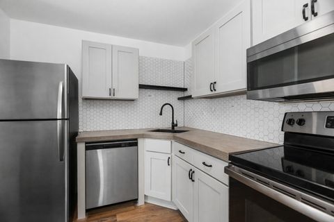 Tiny photo for 70 W BURTON Place #704F, Chicago, IL 60610 (MLS # 12547205)