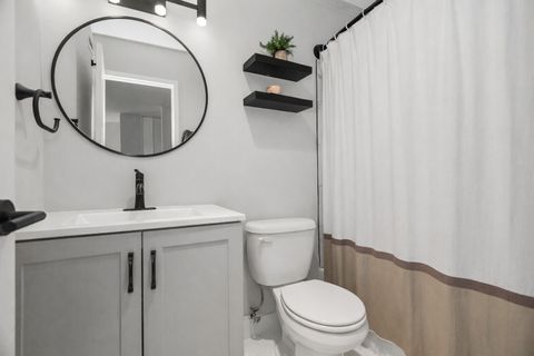 Tiny photo for 70 W BURTON Place #704F, Chicago, IL 60610 (MLS # 12547205)