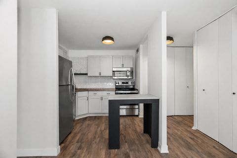 Tiny photo for 70 W BURTON Place #704F, Chicago, IL 60610 (MLS # 12547205)