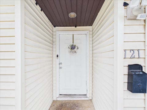 Tiny photo for 121 Fairway Road, Carpentersville, IL 60110 (MLS # 12770469)
