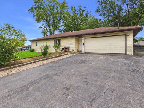 Photo of 121 Fairway Road, Carpentersville, IL 60110 (MLS # 12770469)