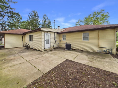 Tiny photo for 121 Fairway Road, Carpentersville, IL 60110 (MLS # 12770469)