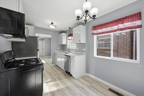 Tiny photo for 1148 W 115th Street, Chicago, IL 60643 (MLS # 12739768)