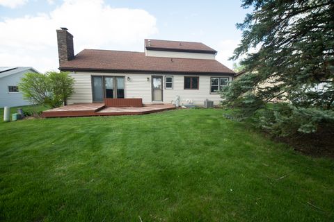 Tiny photo for 803 Greenridge Drive, Sterling, IL 61081 (MLS # 12623934)