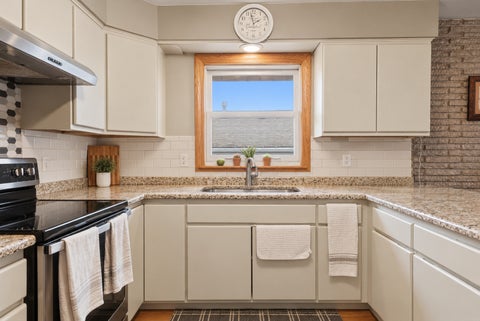 Tiny photo for 9429 Major Avenue, Oak Lawn, IL 60453 (MLS # 12779554)