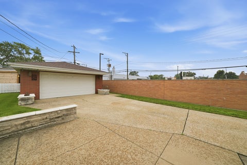 Tiny photo for 9429 Major Avenue, Oak Lawn, IL 60453 (MLS # 12779554)