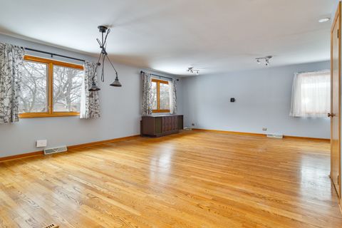 Tiny photo for 526 S Benton Street, Palatine, IL 60067 (MLS # 12531935)