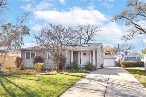 Tiny photo for 526 S Benton Street, Palatine, IL 60067 (MLS # 12531935)