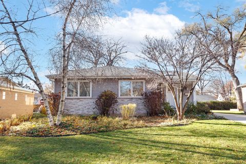Tiny photo for 526 S Benton Street, Palatine, IL 60067 (MLS # 12531935)