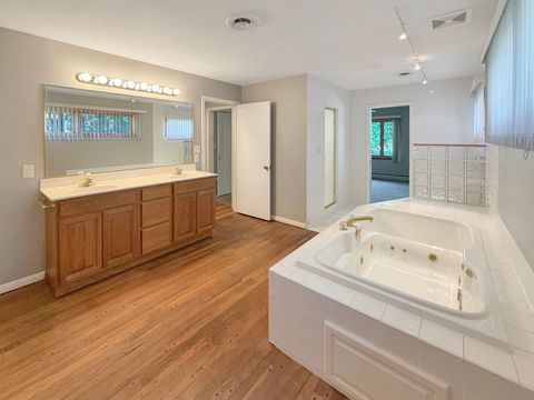 Tiny photo for 1318 Ridgefield Road, Freeport, IL 61032 (MLS # 12597032)