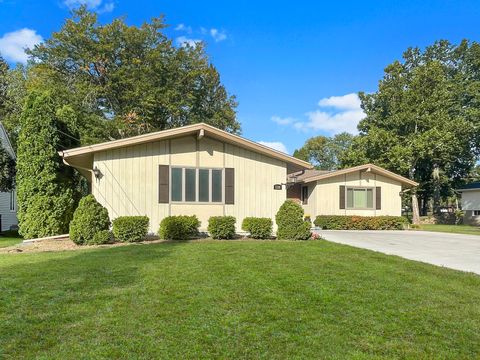 Tiny photo for 1318 Ridgefield Road, Freeport, IL 61032 (MLS # 12597032)
