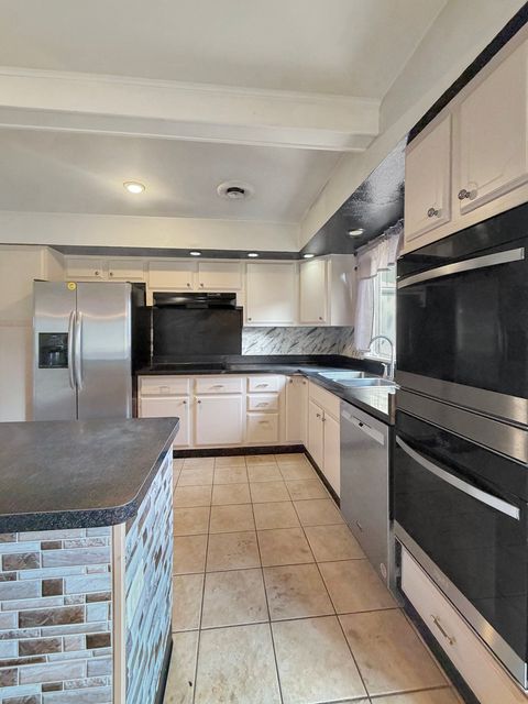 Tiny photo for 1318 Ridgefield Road, Freeport, IL 61032 (MLS # 12597032)