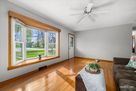 Tiny photo for 1117 Douglas Avenue, Aurora, IL 60505 (MLS # 12611926)