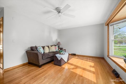 Tiny photo for 1117 Douglas Avenue, Aurora, IL 60505 (MLS # 12611926)