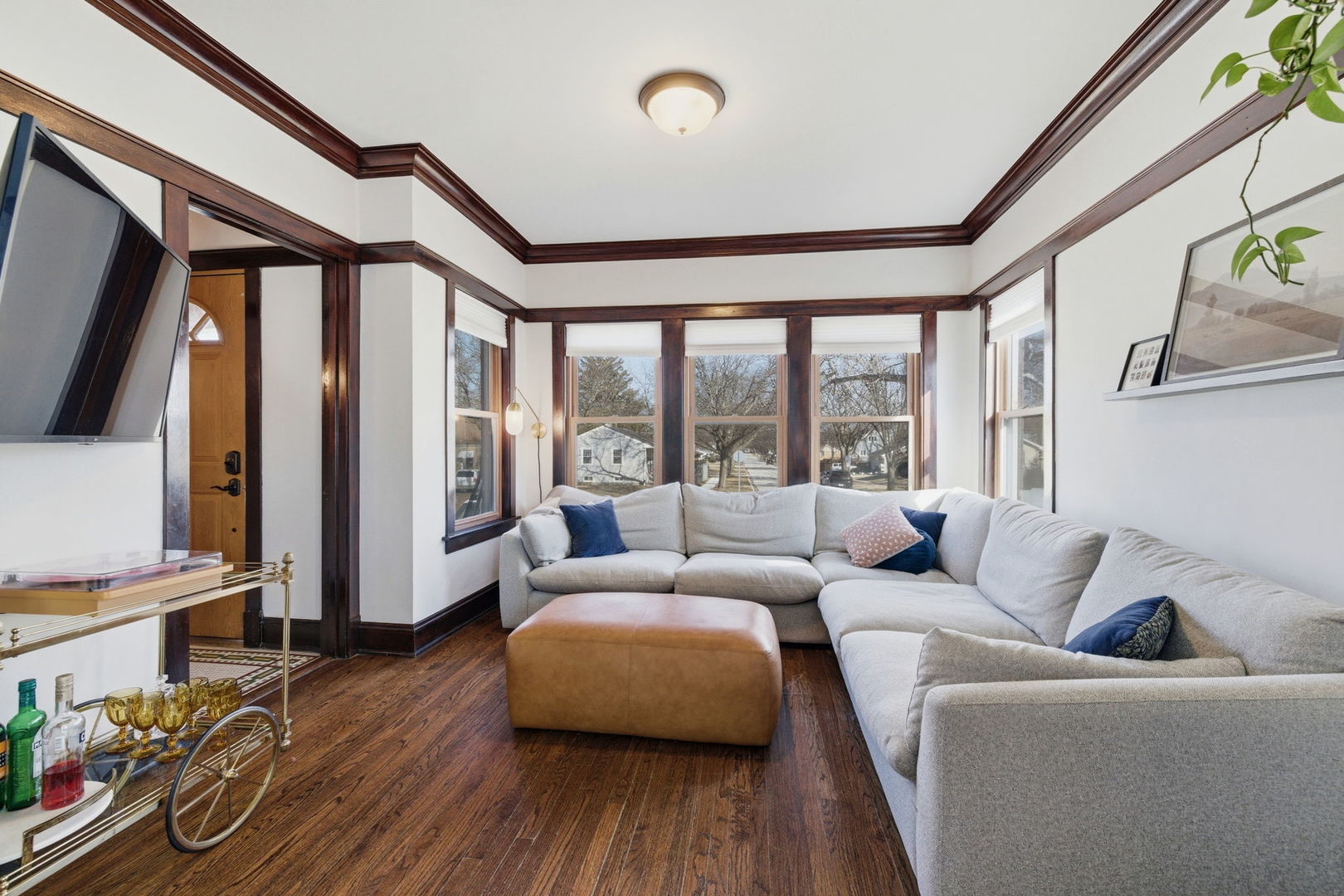 104 N Ardmore Avenue