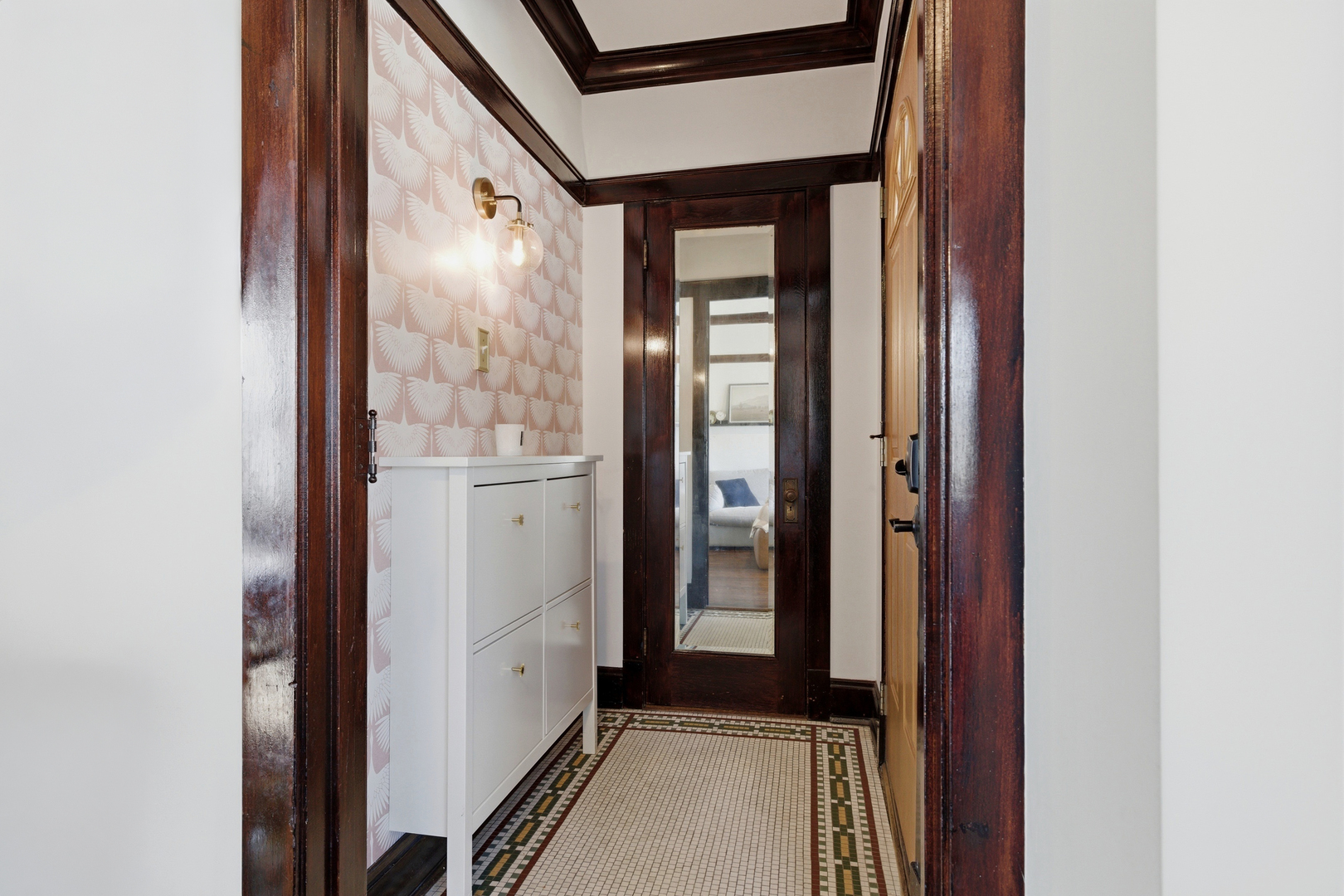 104 N Ardmore Avenue