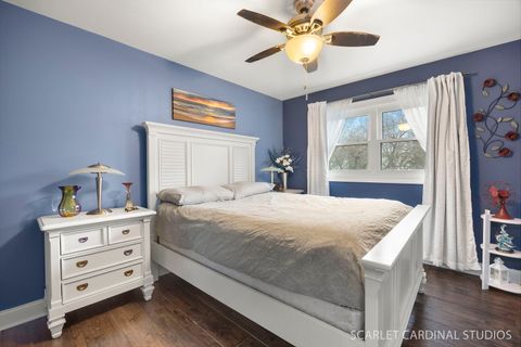 Tiny photo for 525 Chester Court W, Aurora, IL 60504 (MLS # 12584977)