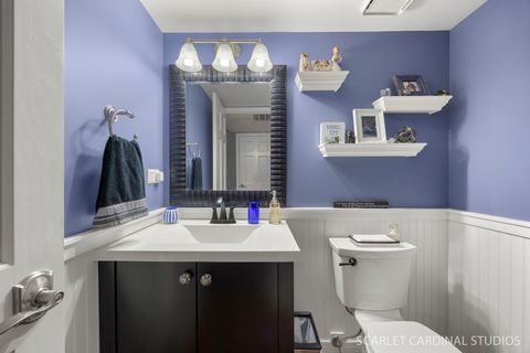 Tiny photo for 525 Chester Court W, Aurora, IL 60504 (MLS # 12584977)