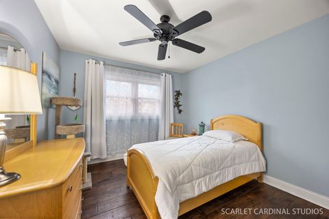 Tiny photo for 525 Chester Court W, Aurora, IL 60504 (MLS # 12584977)