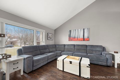 Tiny photo for 525 Chester Court W, Aurora, IL 60504 (MLS # 12584977)