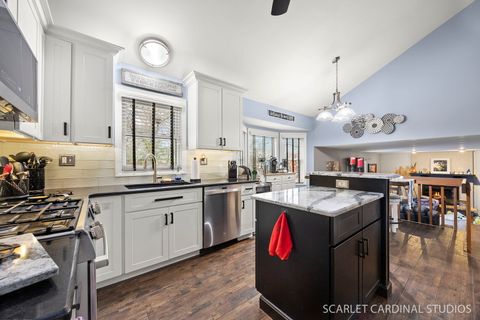 Tiny photo for 525 Chester Court W, Aurora, IL 60504 (MLS # 12584977)