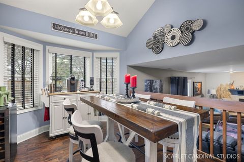 Tiny photo for 525 Chester Court W, Aurora, IL 60504 (MLS # 12584977)