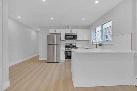 Tiny photo for 2712 W Balmoral Avenue #2E, Chicago, IL 60625 (MLS # 12513839)