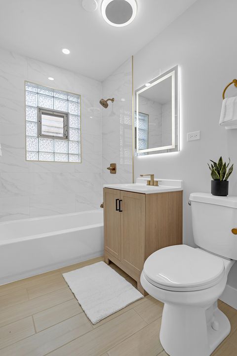 Tiny photo for 2712 W Balmoral Avenue #2E, Chicago, IL 60625 (MLS # 12513839)