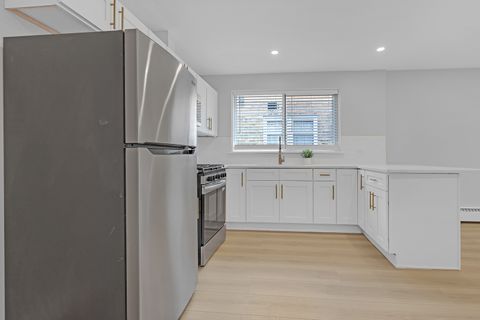 Tiny photo for 2712 W Balmoral Avenue #2E, Chicago, IL 60625 (MLS # 12513839)