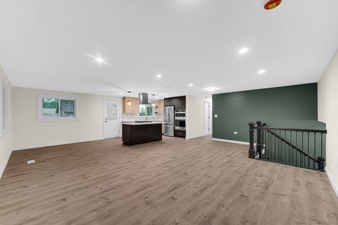 Tiny photo for 519 S Springinsguth Road, Schaumburg, IL 60193 (MLS # 12481545)