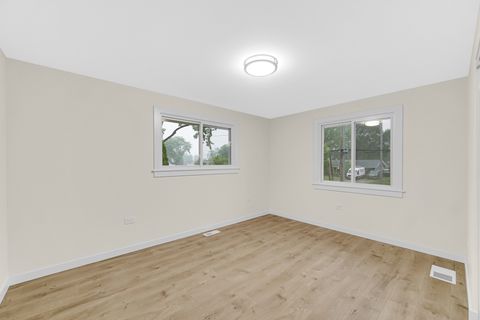 Tiny photo for 519 S Springinsguth Road, Schaumburg, IL 60193 (MLS # 12481545)