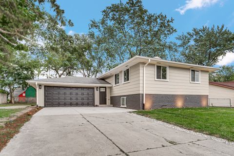 Photo of 519 S Springinsguth Road, Schaumburg, IL 60193 (MLS # 12481545)