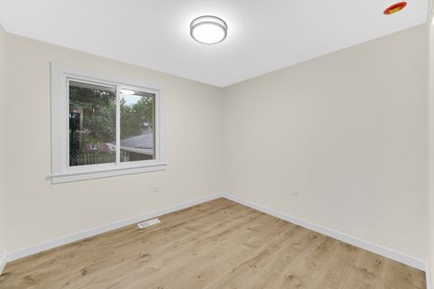 Tiny photo for 519 S Springinsguth Road, Schaumburg, IL 60193 (MLS # 12481545)