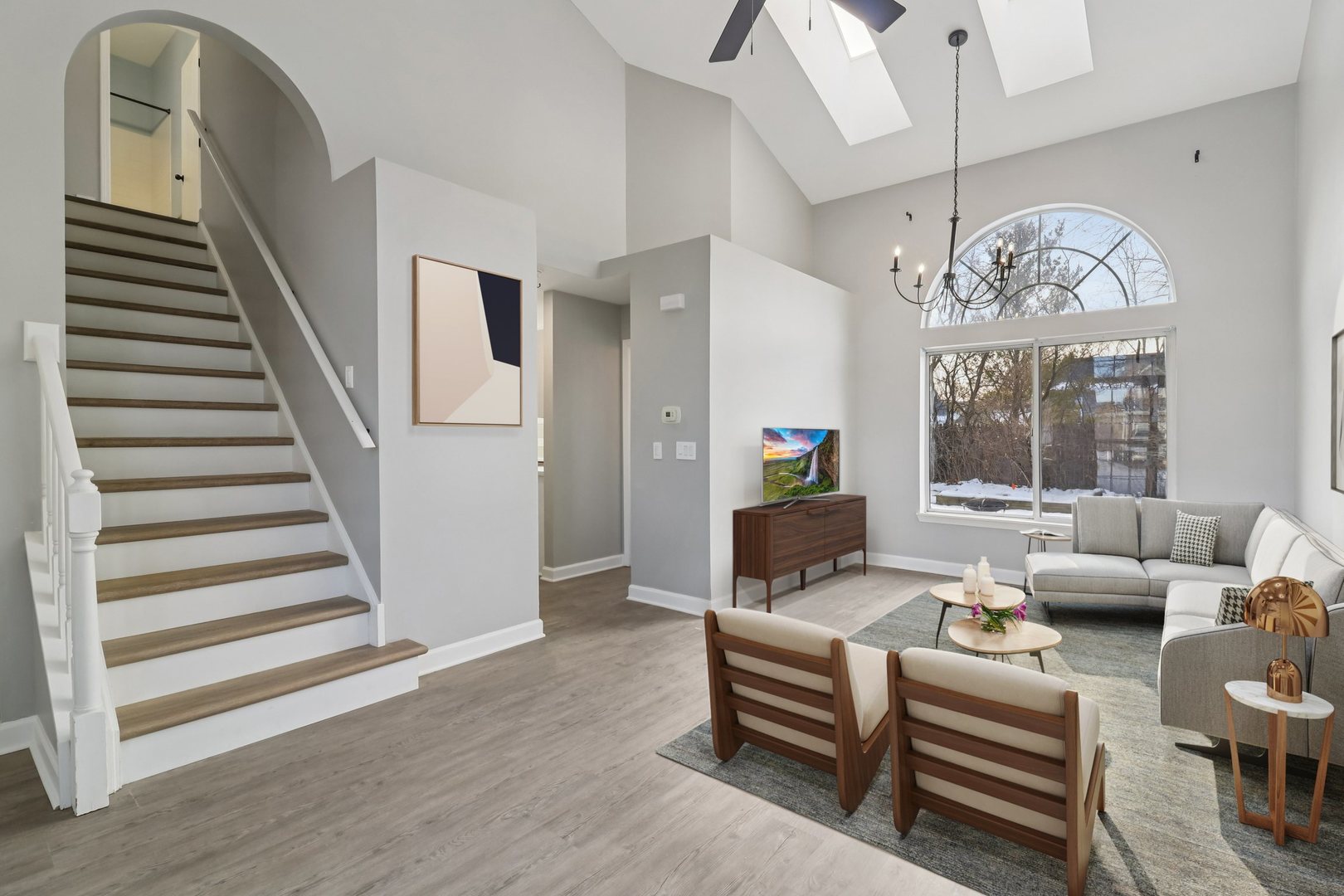 145 W Honeysuckle Drive