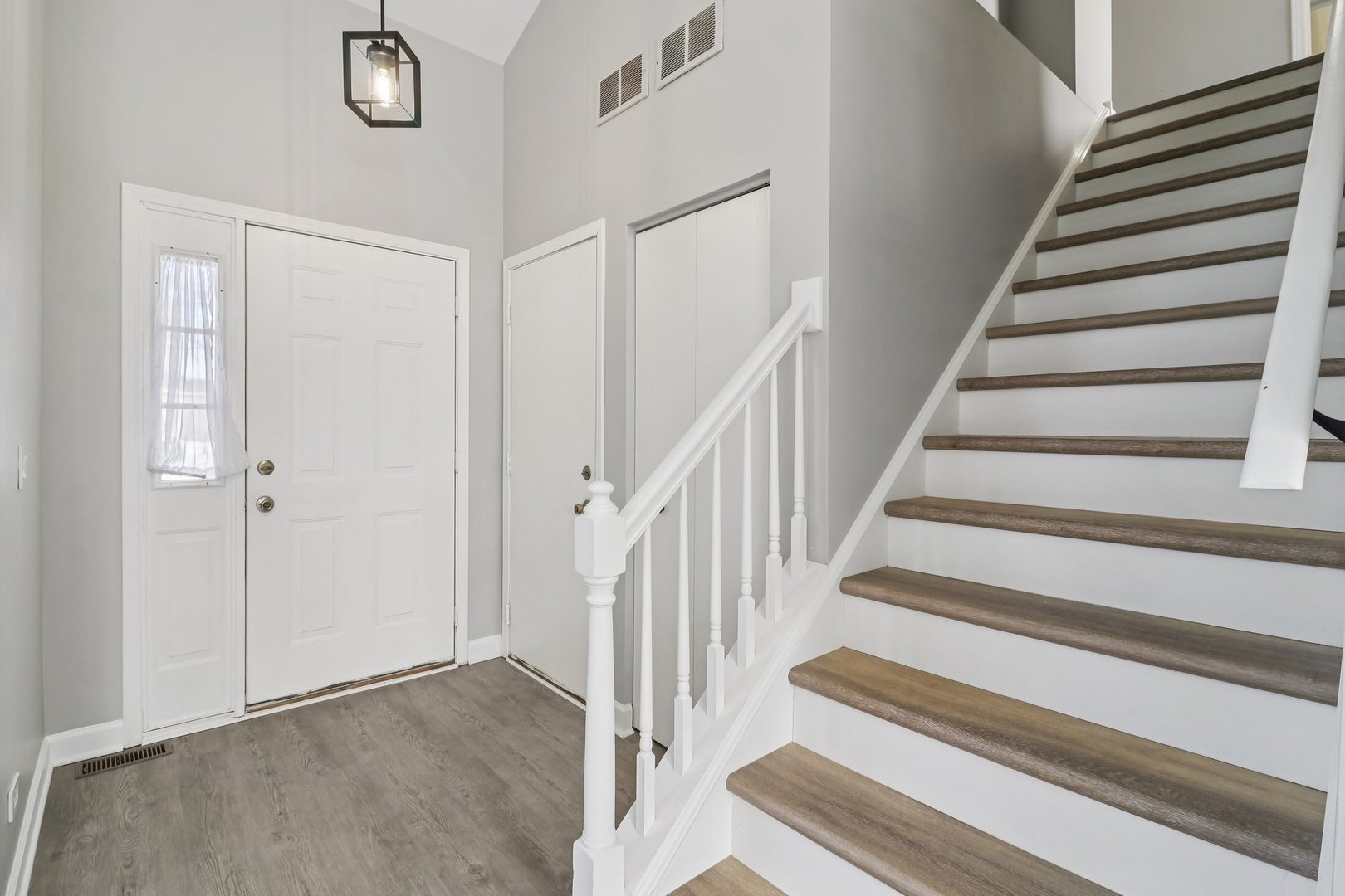 145 W Honeysuckle Drive