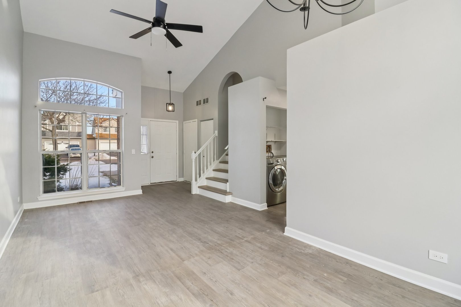 145 W Honeysuckle Drive