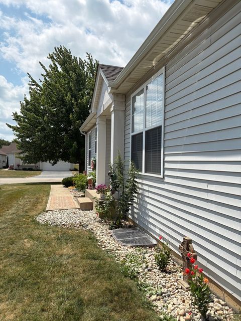 Tiny photo for 5 E HAGUE Drive, Antioch, IL 60002 (MLS # 12711775)