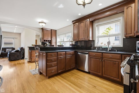 Tiny photo for 7718 W Farragut Avenue, Chicago, IL 60656 (MLS # 12755937)