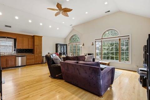 Tiny photo for 7718 W Farragut Avenue, Chicago, IL 60656 (MLS # 12755937)