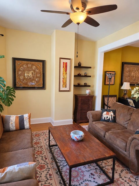 Tiny photo for 1427 W BYRON Street #2, Chicago, IL 60613 (MLS # 12794477)