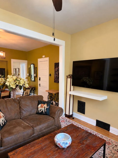 Tiny photo for 1427 W BYRON Street #2, Chicago, IL 60613 (MLS # 12794477)