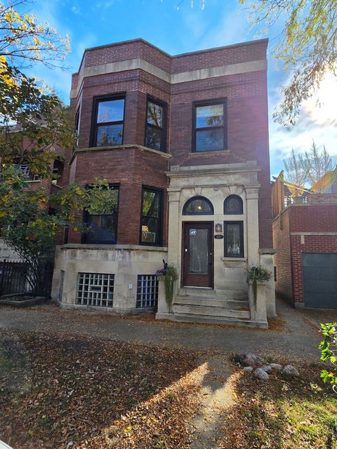 Photo of 1427 W BYRON Street #2, Chicago, IL 60613 (MLS # 12794477)