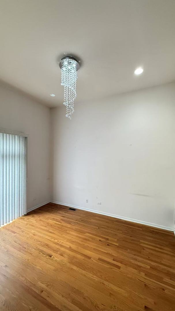 3355 S Archer Avenue 8