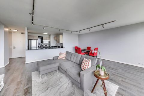 Tiny photo for 4343 N Clarendon Avenue #1814, Chicago, IL 60613 (MLS # 12486981)