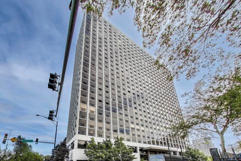 Photo of 4343 N Clarendon Avenue #1814, Chicago, IL 60613 (MLS # 12486981) Photo of 4343 N Clarendon Avenue #1814, Chicago, IL 60613 (MLS # 12486981)