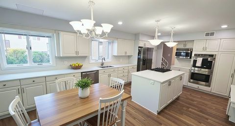 Tiny photo for 517 Appletree Lane, Deerfield, IL 60015 (MLS # 12457329)