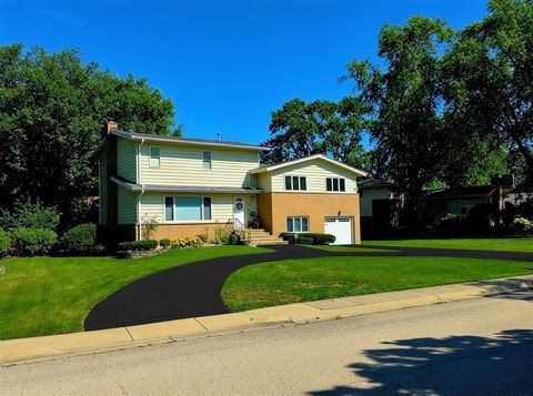 Tiny photo for 517 Appletree Lane, Deerfield, IL 60015 (MLS # 12457329)