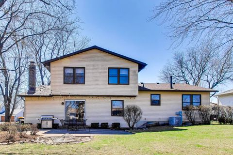 Tiny photo for 507 Ridgewood Lane, Buffalo Grove, IL 60089 (MLS # 12606232)